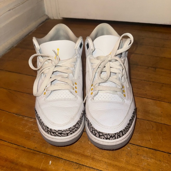 Jordan 3 retro "laser orange"
Size 8W/6.5M - Picture 2 of 5